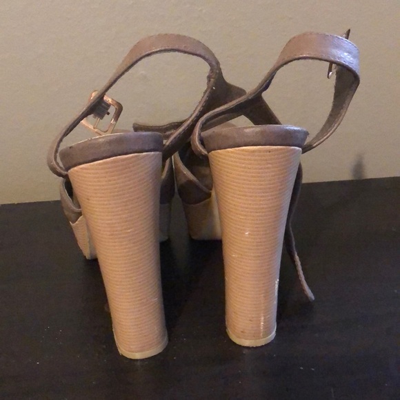 Chunky  Heels - Picture 3 of 3